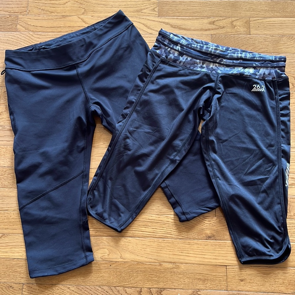 Bundle of 2 Capri Black Running Tights - 26.2 & Moving Comfort- Size M
